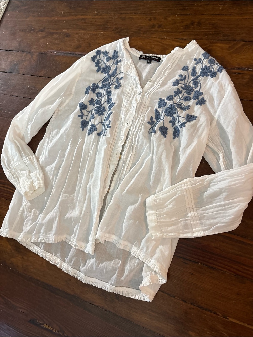 Sundance JP and Mattie white blue embroidered long sleeve top shirt size M - Picture 3 of 5